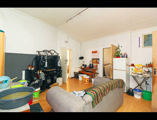 9 BEDROOM HOUSE FOR SALE IN KEW
